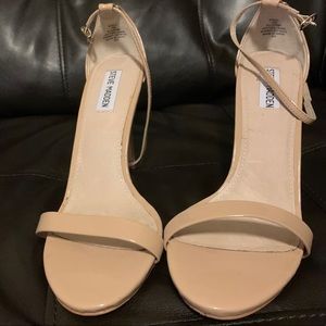 Steve Madden Stecy Patent Leather ankle strap sz10